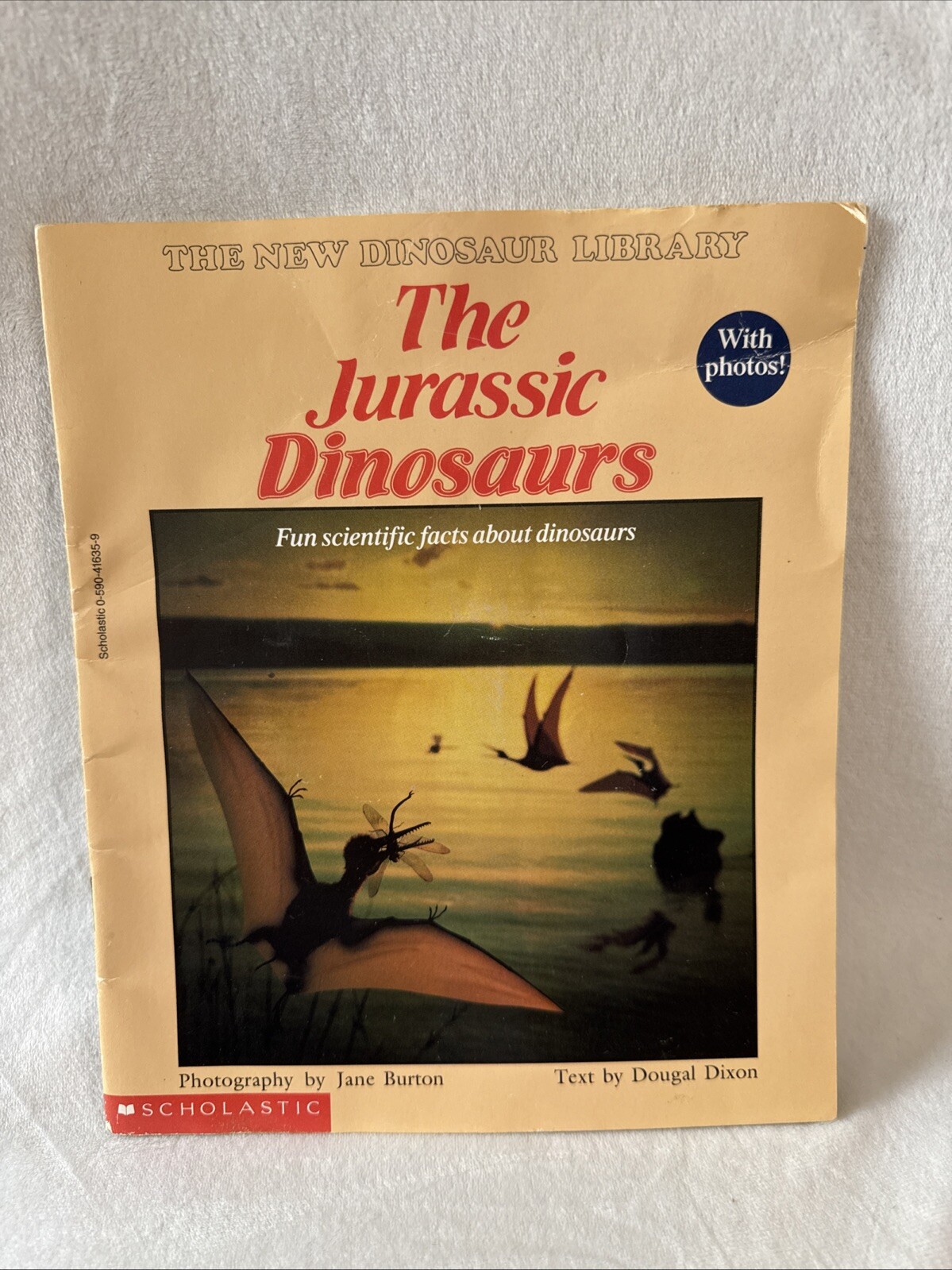 The Jurassic Dinosaurs – Paperback By Dougal Dixon – GOOD