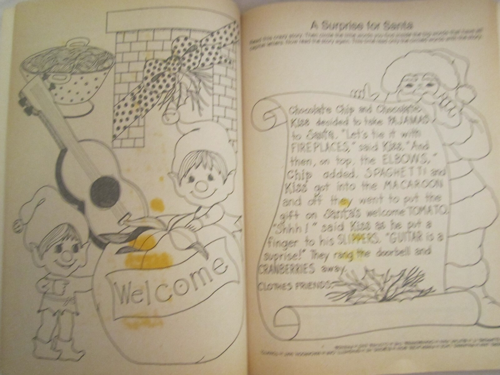 Paperback *Unused* SANTA’S BUSY DAY Activity Book 1982 140 pages [Z102c]