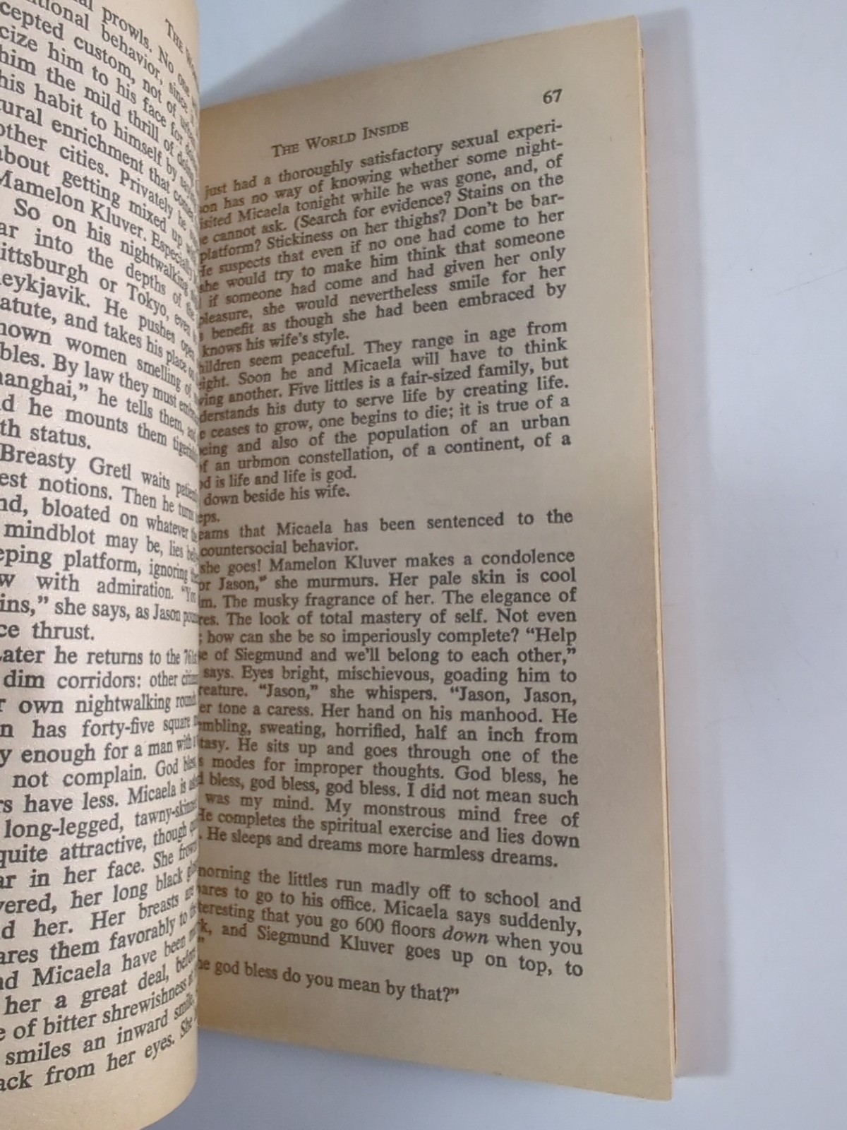 Robert Silverberg – The World Inside – Signet First Printing 1972 Vintage Sci-fi