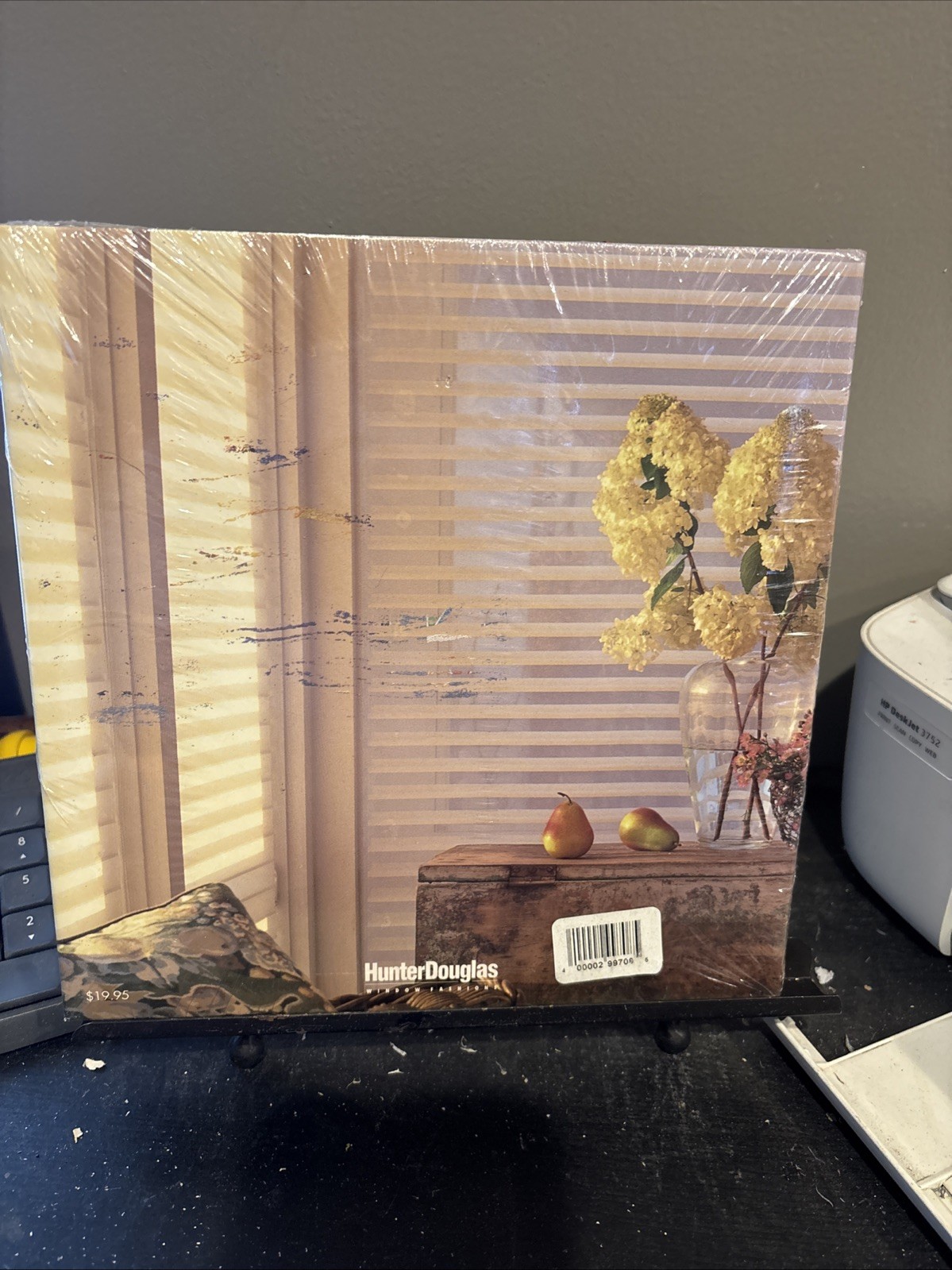 The Hunter Douglas Guide To Window Decorating (1998, Hardcover w/DJ) New
