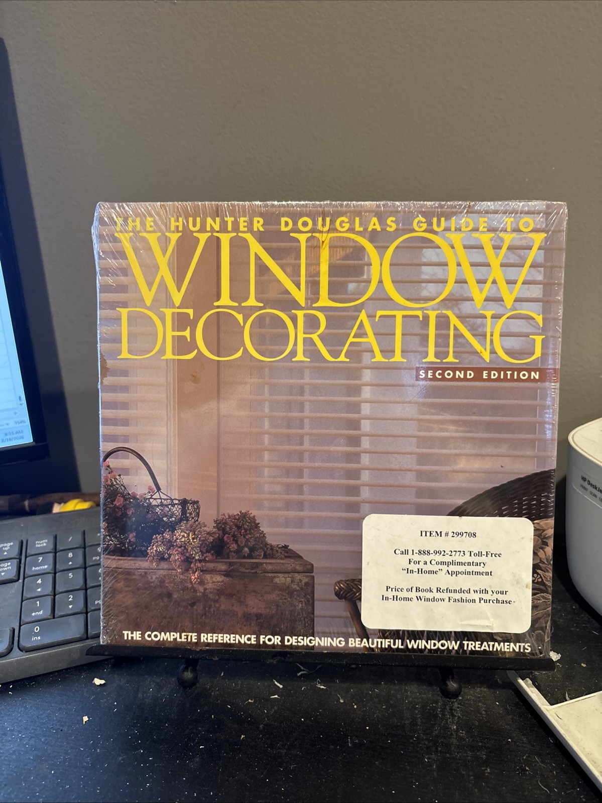 The Hunter Douglas Guide To Window Decorating (1998, Hardcover w/DJ) New