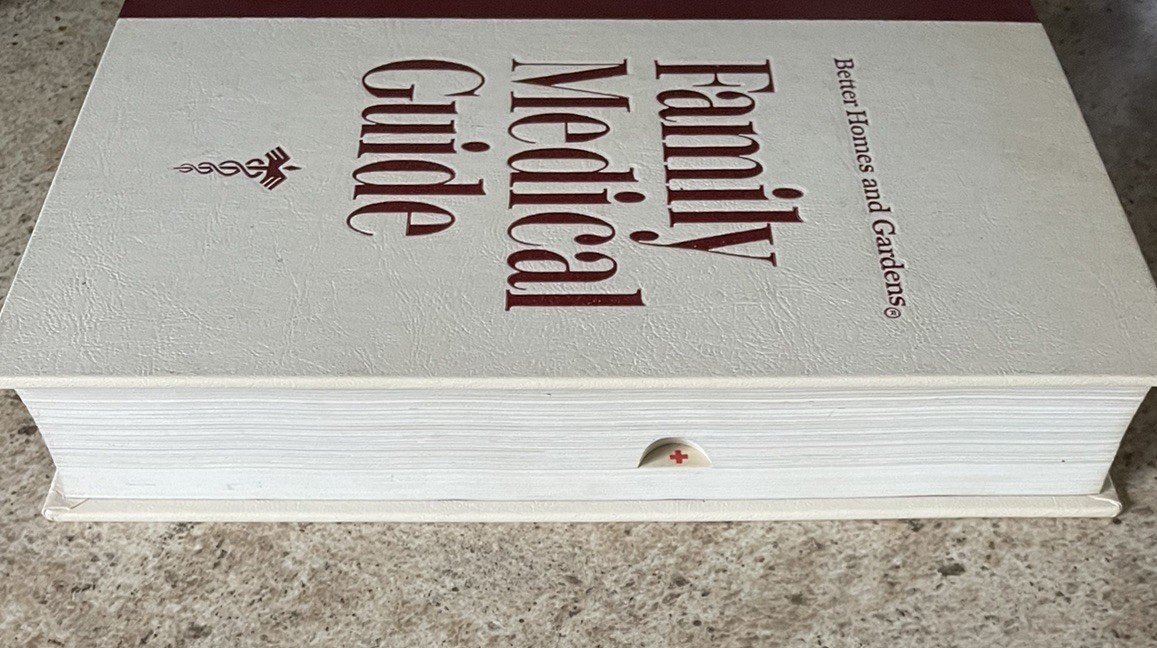 Better Homes and Gardens Family Medical Guide Hard Back Over 800 Pages