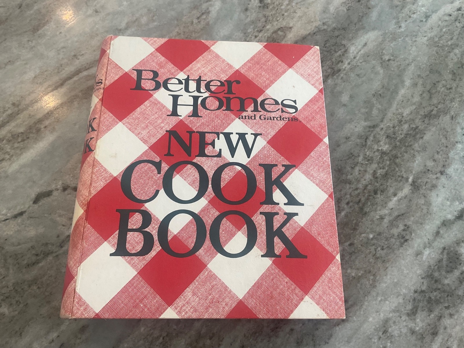 Better Homes & Gardens NEW COOK BOOK, 1976 Edition, 5 Ring Book