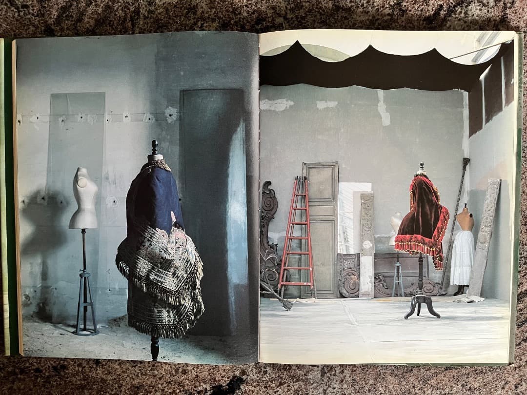 MOMENTS DE MODE Art Book Fashion Visual Collection Hardcover 8.3in