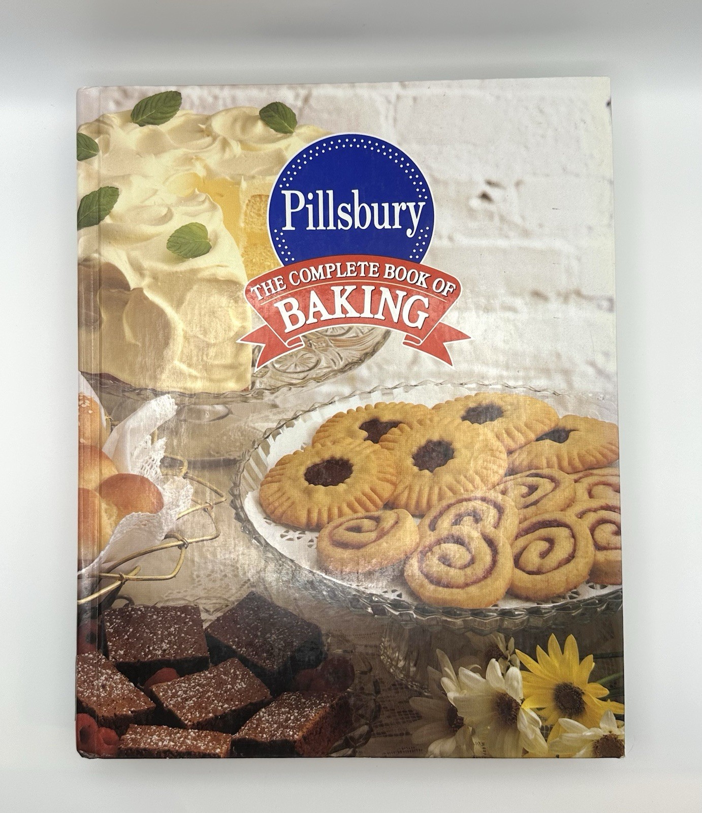 Complete Book of Baking Pillsbury Cookbook 1993 Hardcover 512 Pages Of Recipes