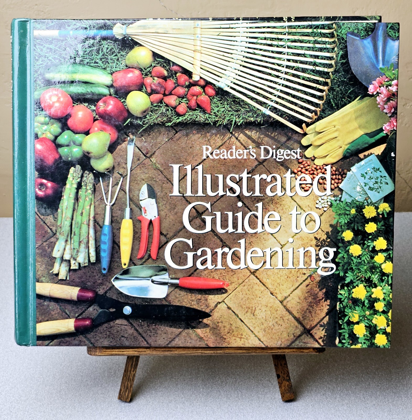 Reader’s Digest Illustrated Guide to Gardening Various 672 Pages Hardcover 1977
