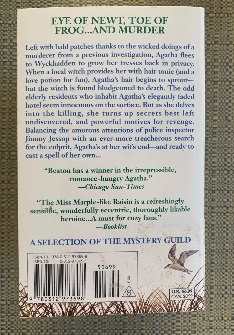 M.C. Beaton – Lot of 8 Books – Agatha Raisin – Hamish MacBeth