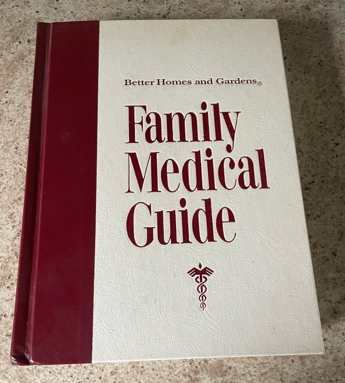 Better Homes and Gardens Family Medical Guide Hard Back Over 800 Pages