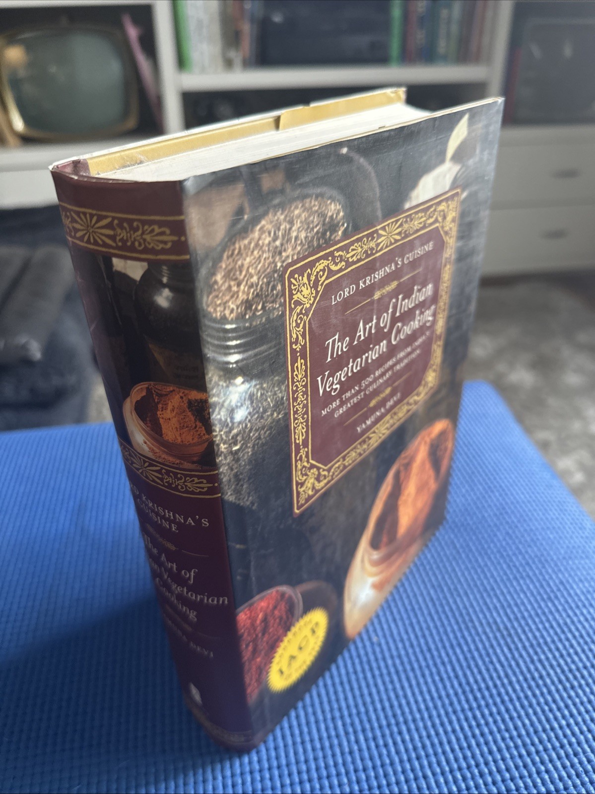Lord Krishna’s Cuisine: The Art of Indian Vegetarian Cooking, Yamuna Devi HC/DC